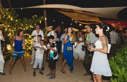 Montaje de boda en la playa en Hotel Alisei